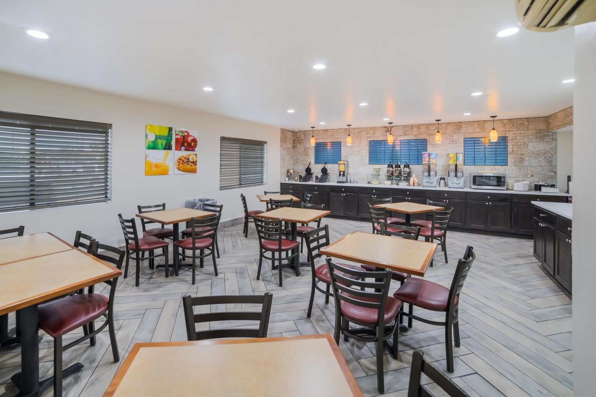 Quality Inn & Suites Goodyear - Phoenix West Exterior photo