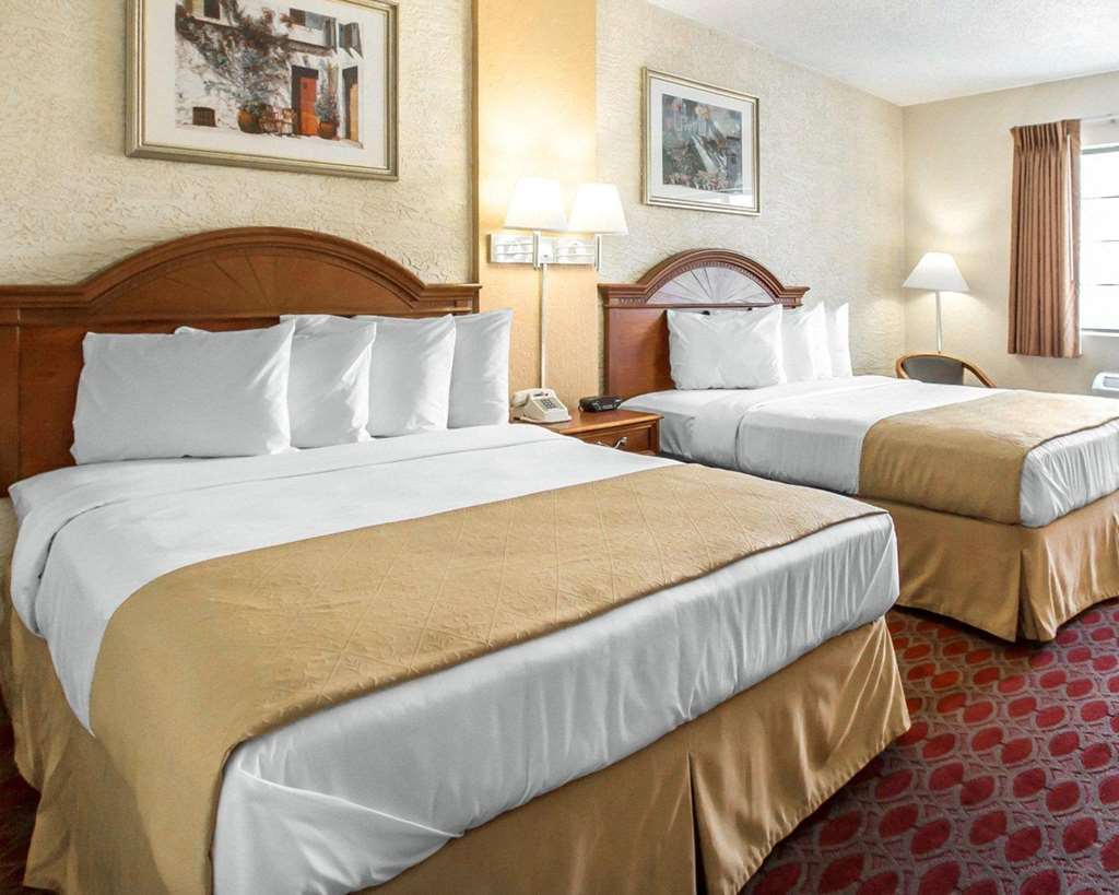 Quality Inn & Suites Goodyear - Phoenix West Room photo